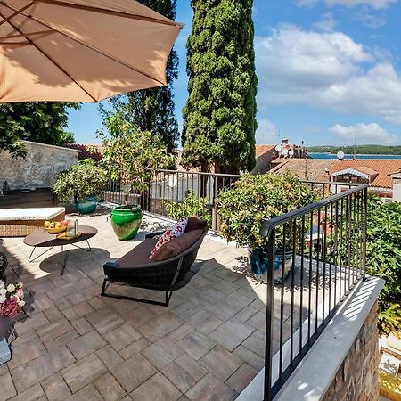 Luxury Villa Orh ロヴィニ エクステリア 写真