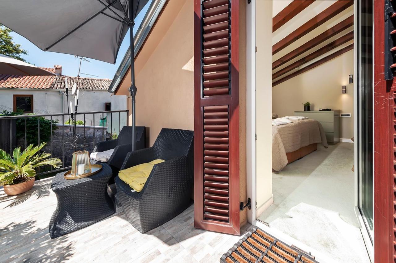 Luxury Villa Orh ロヴィニ エクステリア 写真
