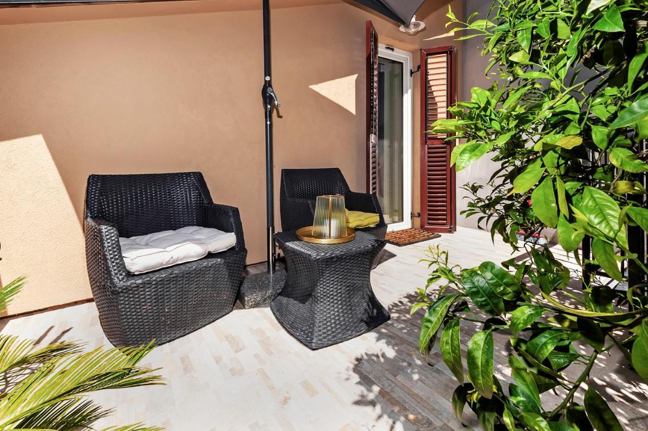 Luxury Villa Orh ロヴィニ エクステリア 写真