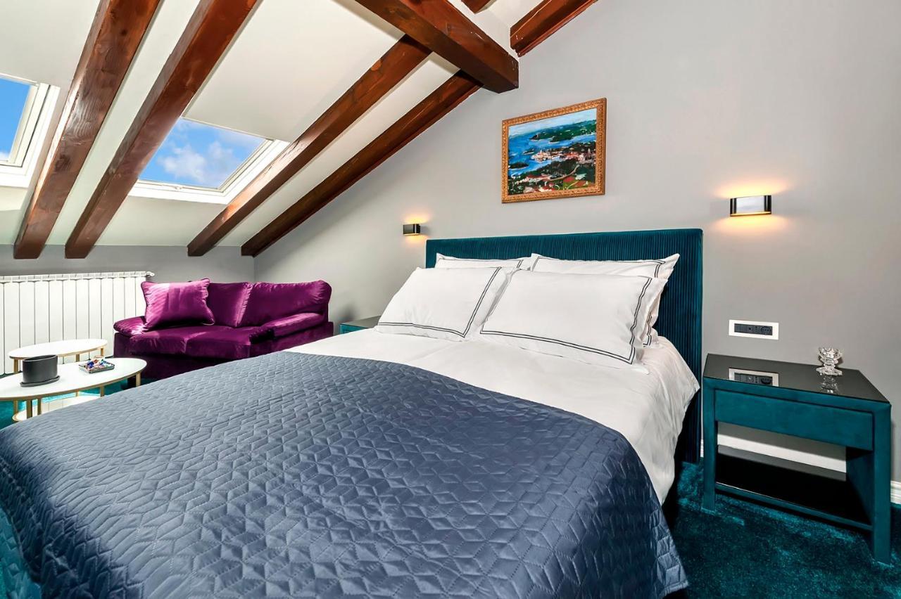 Luxury Villa Orh ロヴィニ エクステリア 写真