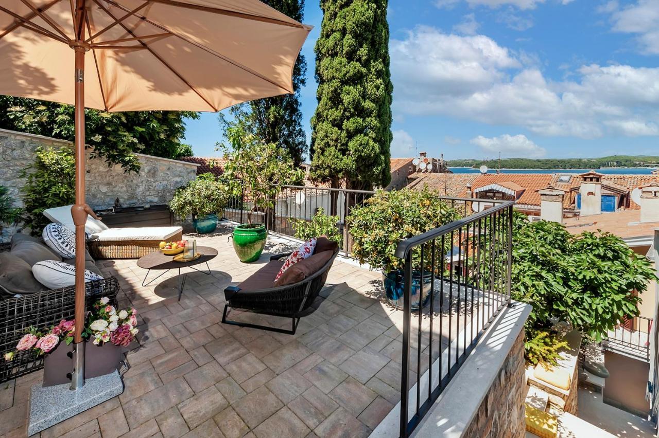 Luxury Villa Orh ロヴィニ エクステリア 写真